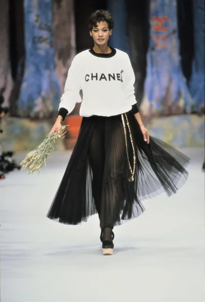 Look 100